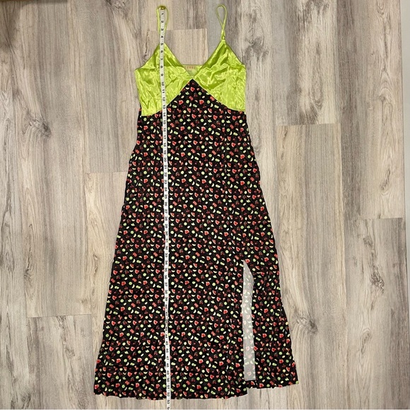 NWT Terez Satin Sleeveless V-Neck Maxi Dress Fruit Black Green Chartreuse Size M - Picture 2 of 8